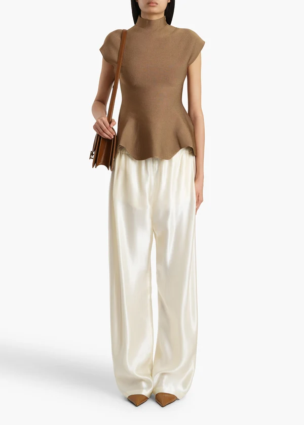 ANDRA TOP CAROB 9806429 736 A STYLED
