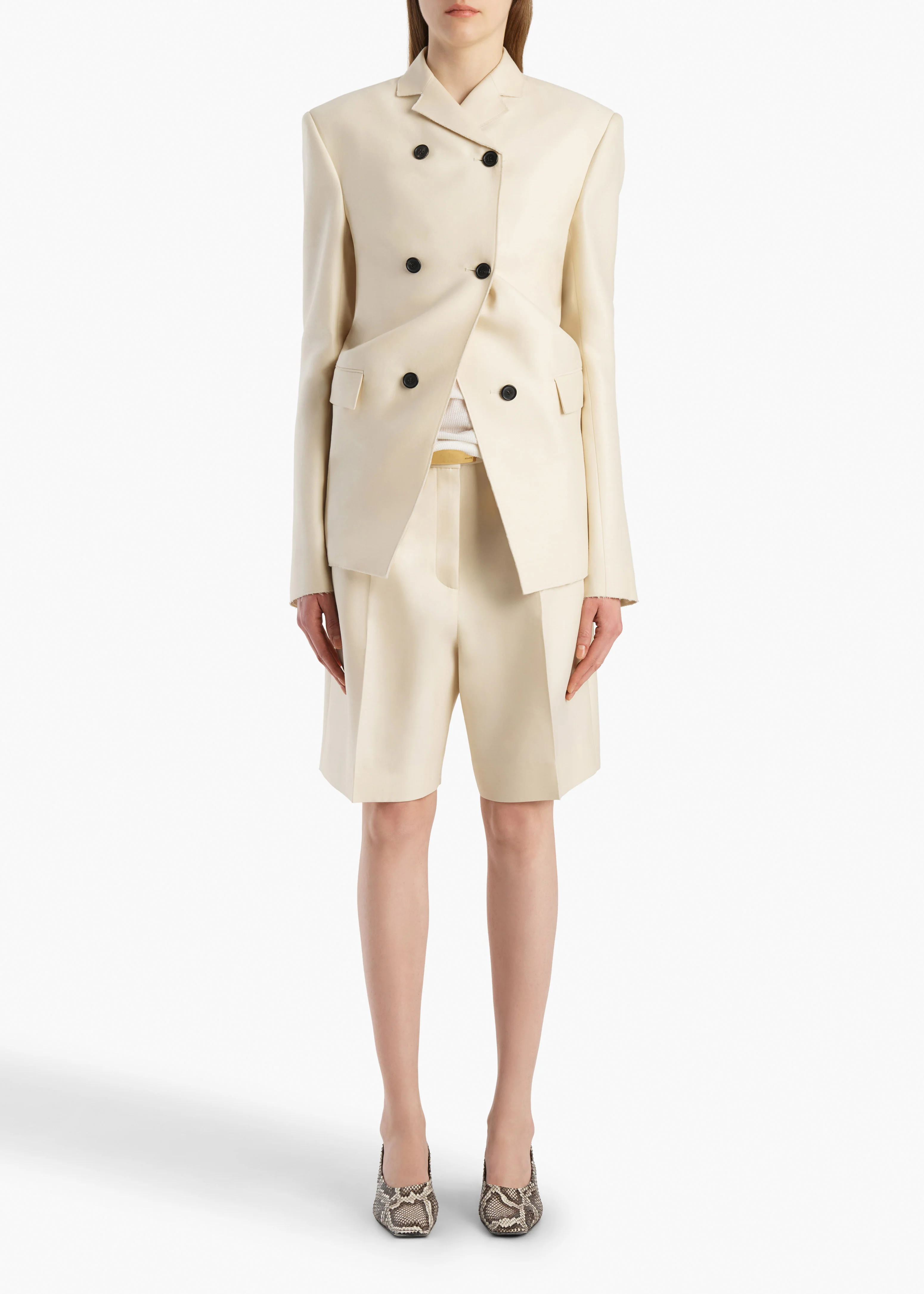 AUGGIE SHORT IVORY GLOW 3205582 658 A STYLED