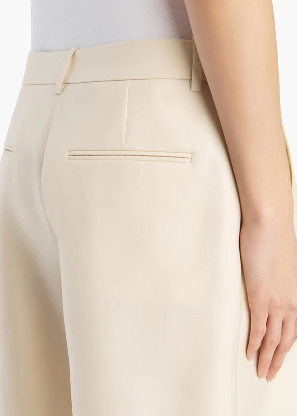 AUGGIE SHORT IVORY GLOW 3205582 658 E