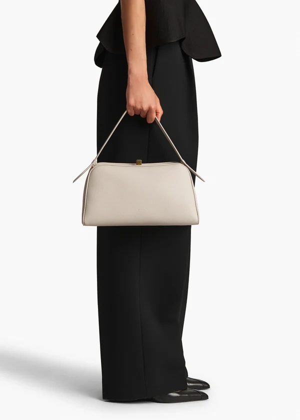 Cate Bag in Light Grey Pebbled Leather ON FIGURE