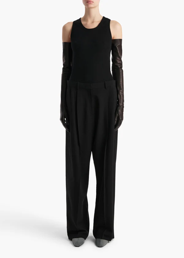 ISHA-TOP_BLACK_2398612-200_STYLED