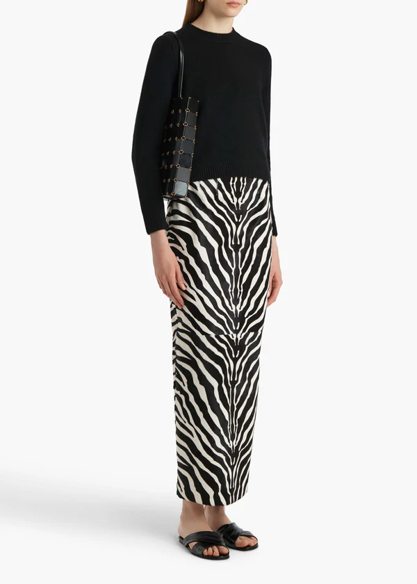 LETA-SWEATER_BLACK_9734650-200_STYLED