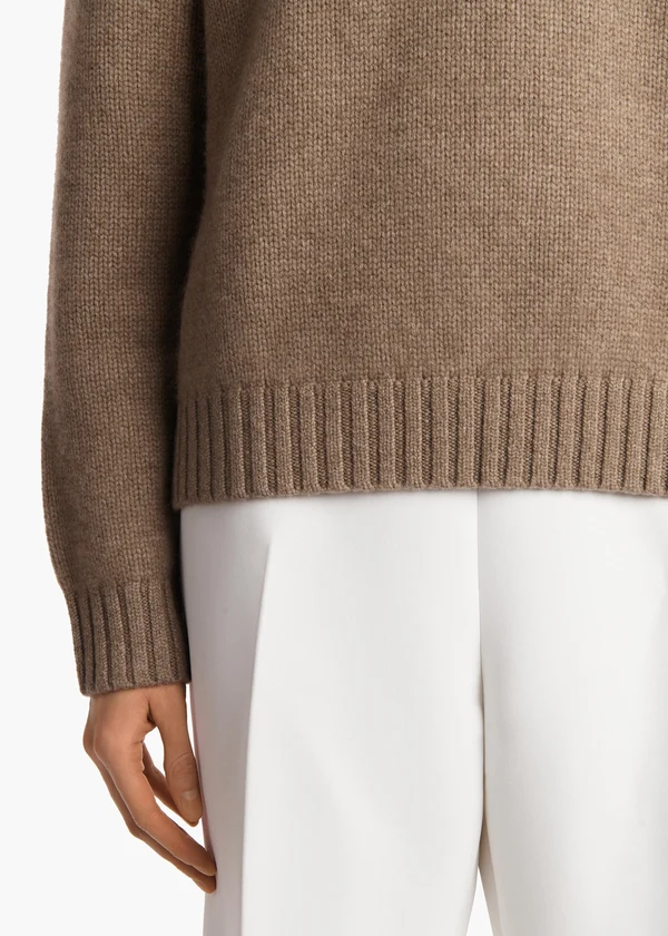 Mae Sweater in Barley DETAILED VIEW 2