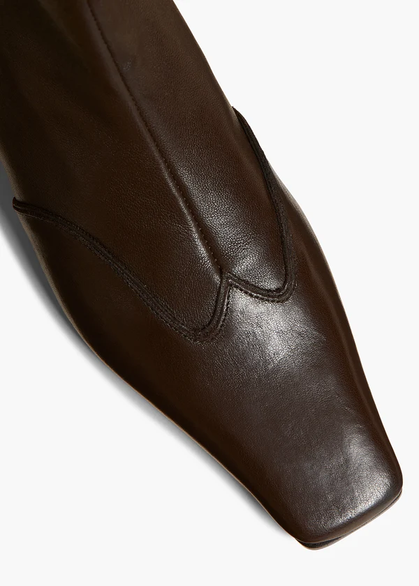 NEVADA STRETCH LOW BOOT IN DARK BROWN LEATHER DETAILED VIEW 1